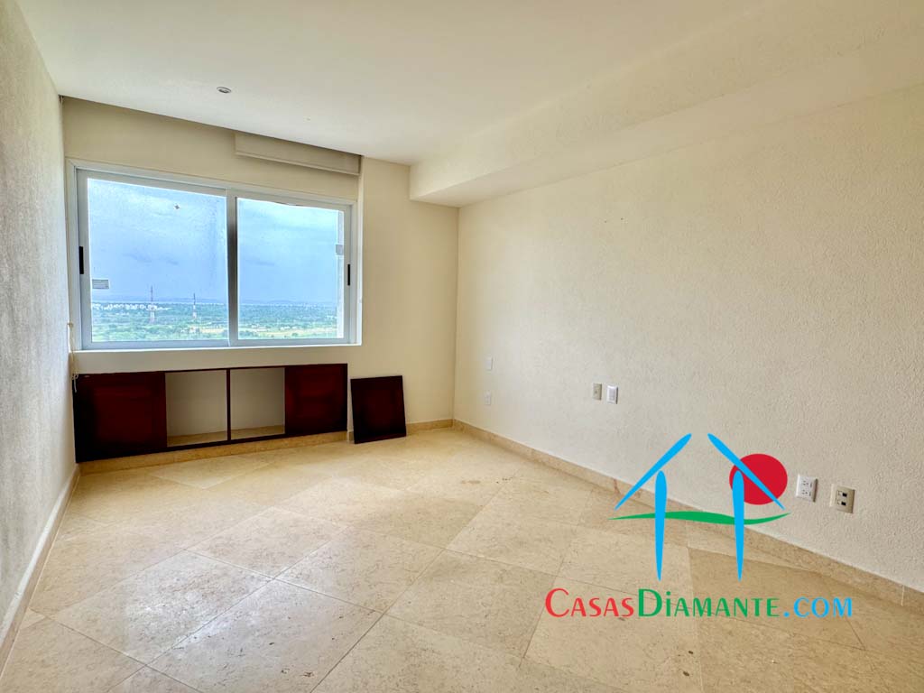 Playamar Tres Cantos T2 802 - Recámara cinco 1